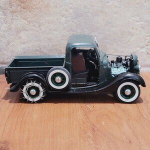 The Danbury Mint 1935 US  Mail Truck 1997 USPS 1:24 Scale Die Cast Metal Missing
